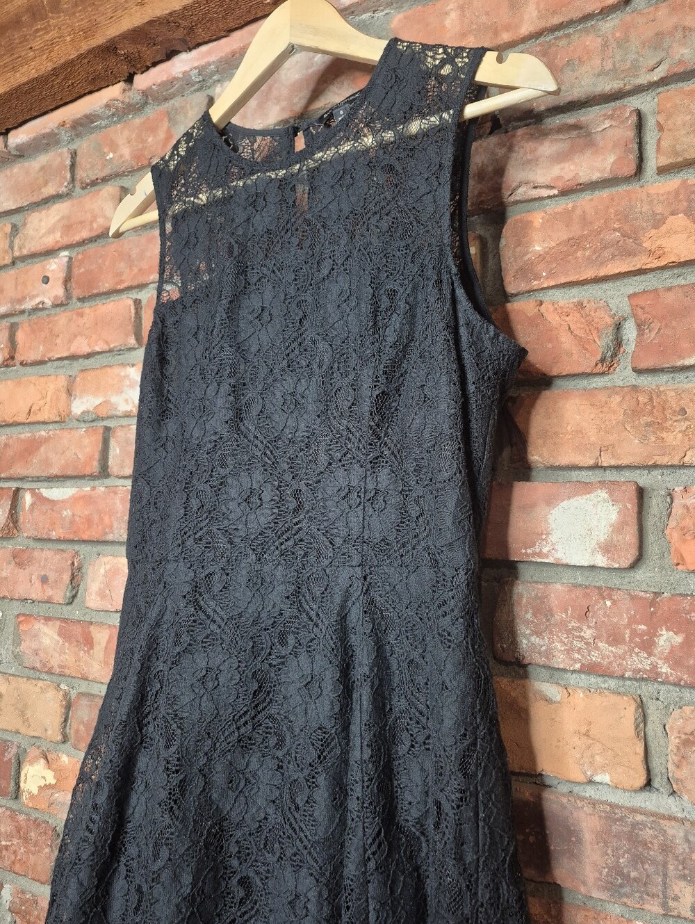 Banana Republic Black Lace Fit & Flare Dress Size 8 Lined Sleeveless - Picture 4 of 9